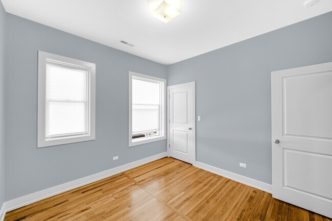 Building Photo - 6024 S Eberhart Ave