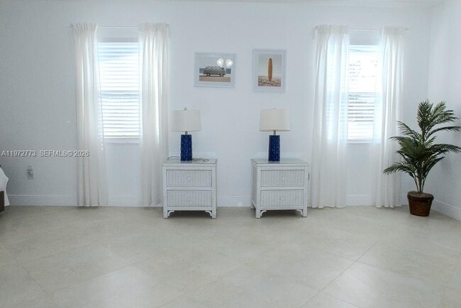 Building Photo - 9731 Bel Aire Dr