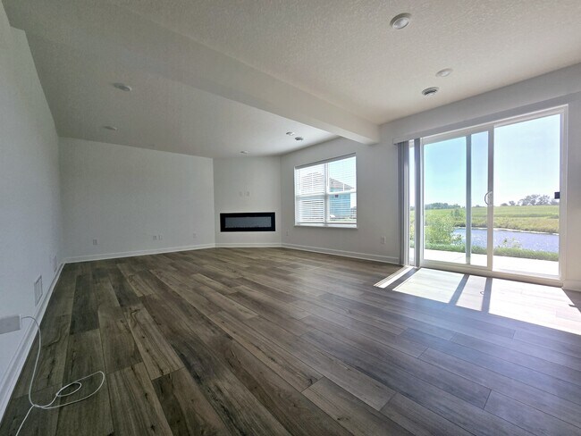 Building Photo - 1103 Middlefield Rd