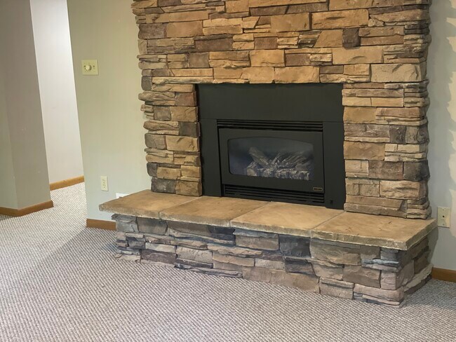 Building Photo - 2216 Orwell Ct