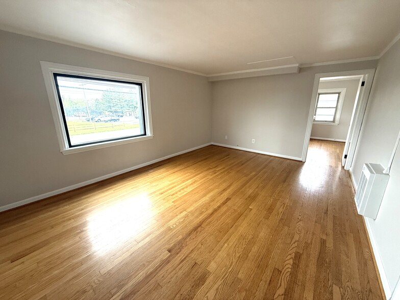 Building Photo - 266 W Ridge Pike