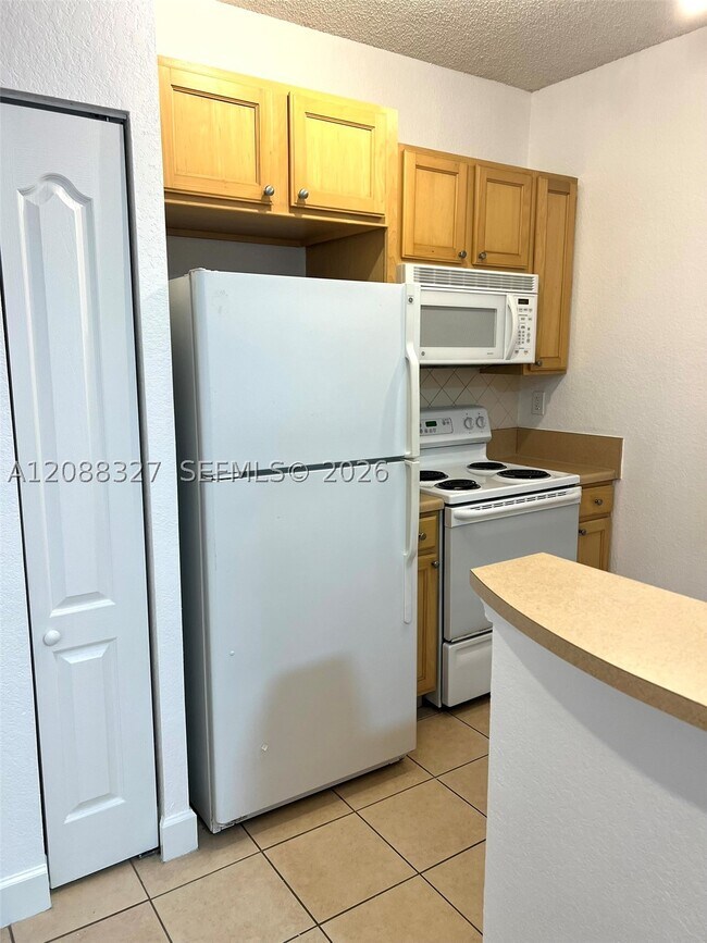 Building Photo - 6001 SW 70th St