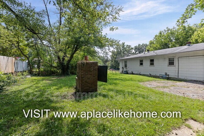 Building Photo - 9811 Marsh Ave