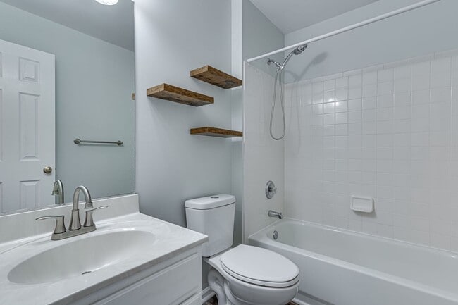 Building Photo - Gorgeous Single Family Home on a Cul-de-Sac!