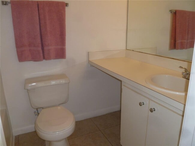 Building Photo - 3800 SW 20th Ave