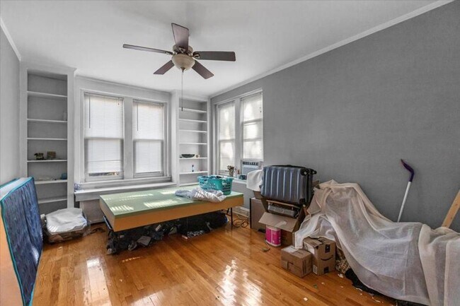 Building Photo - 4 bedroom in Chicago IL 60647