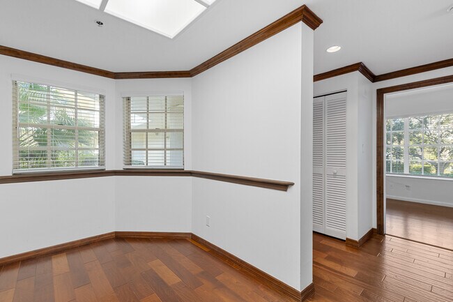 Building Photo - 1000 S Harbour Island Blvd