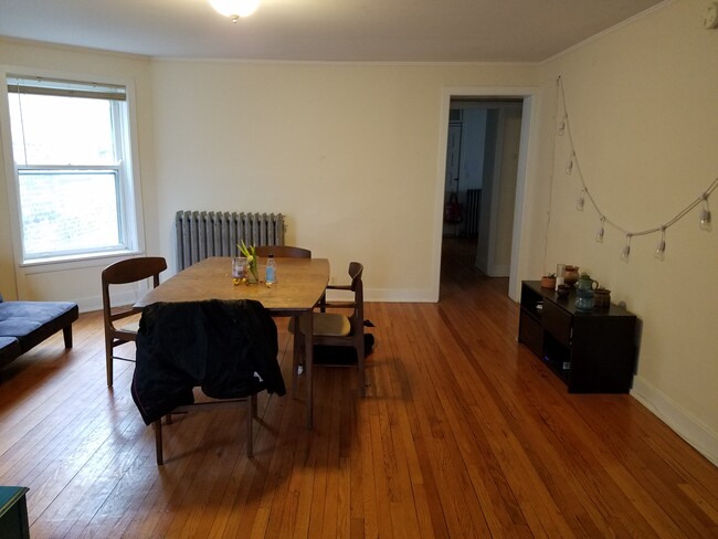 Diningroom - 1256 W Arthur Ave