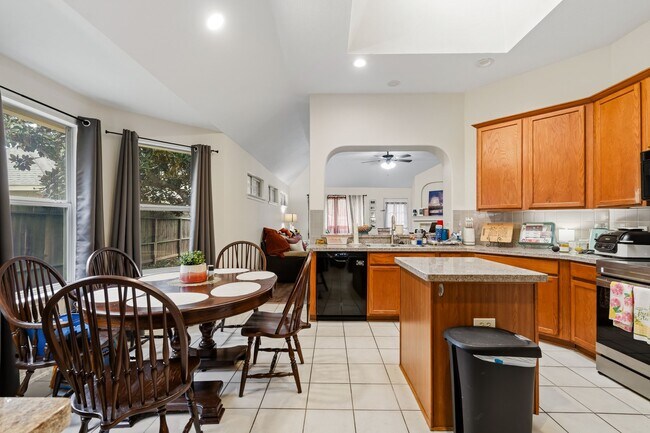Building Photo - 3710 S Barnett Way