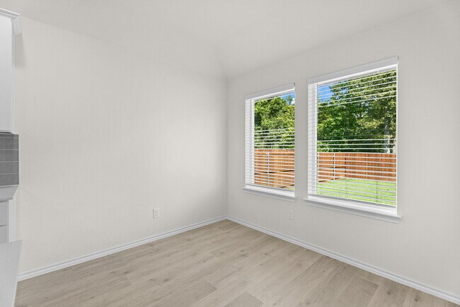 Building Photo - 6044 Freedom Dr