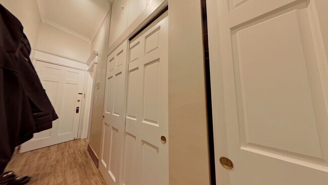 Interior Photo - 35 E Division