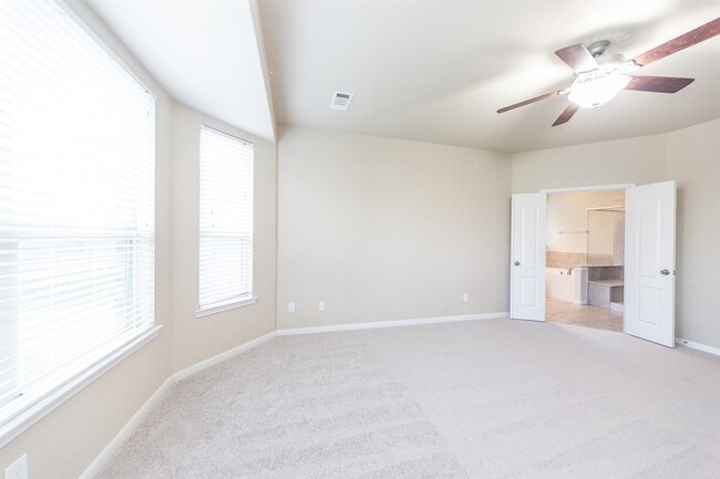Building Photo - 6202 Eden Prairie Dr