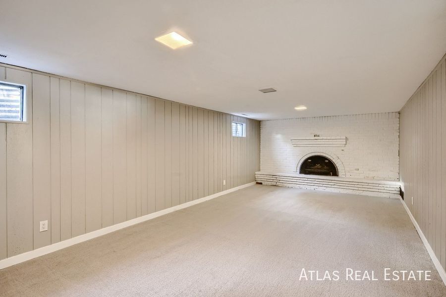 Building Photo - 1722 Tesla Dr
