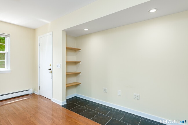 Building Photo - 54 Willieb St