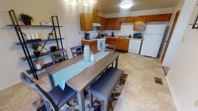 Building Photo - 372 Norbeck Ct