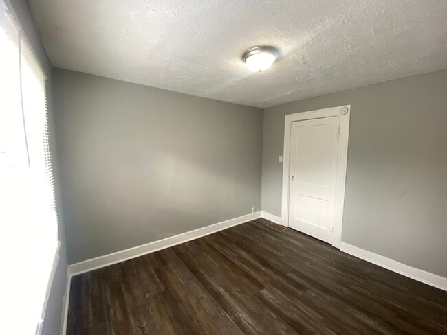 Building Photo - 1041 King Ave
