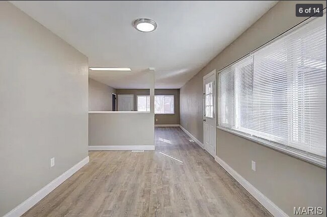 Building Photo - Easy Living in a Fresh Florissant Home