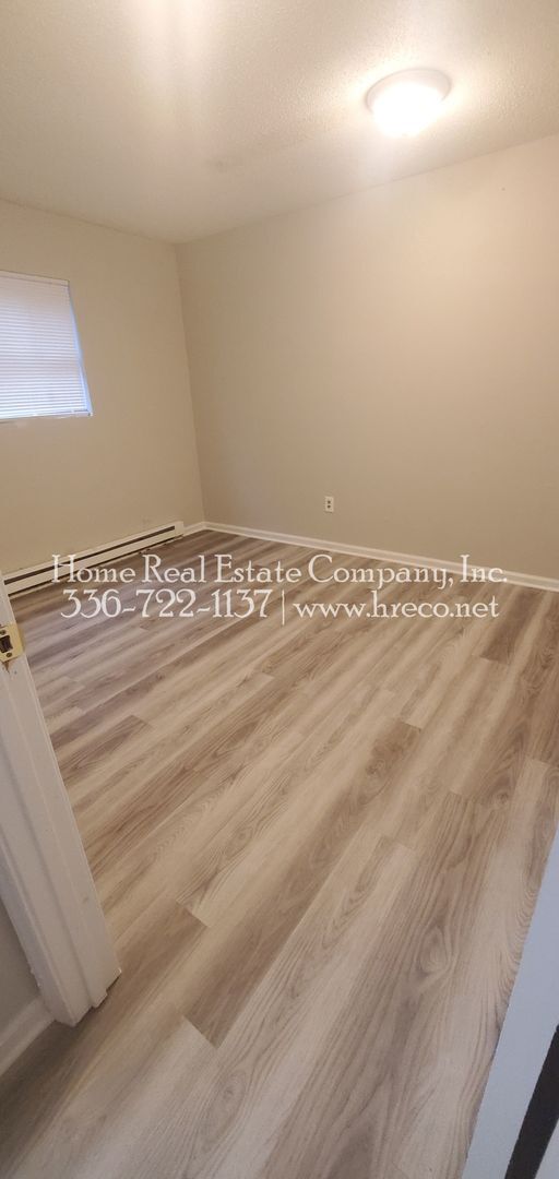 Building Photo - 1400 W Academy St