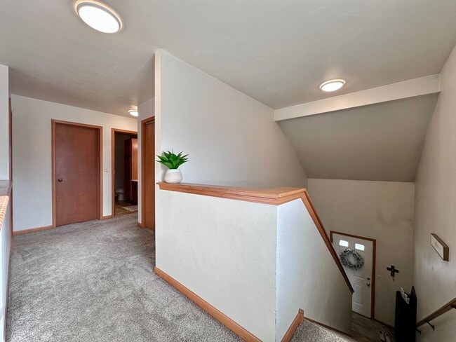 Building Photo - 1170-1172-1172 S Atrium Ct