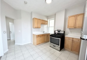 Building Photo - 155 Grove St