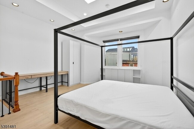 Building Photo - 159 Palisade Ave