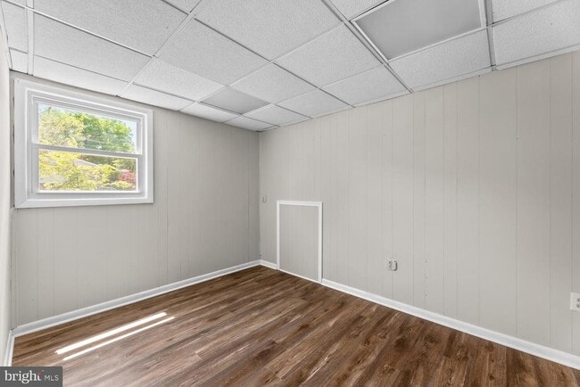 Building Photo - 6100 Hellen Lee Dr