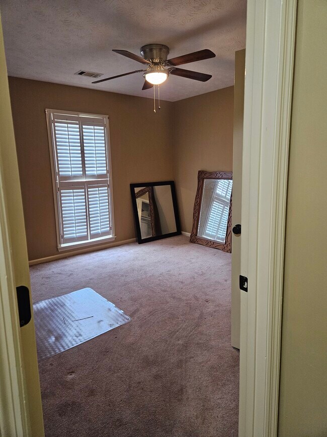 Building Photo - 44 Cone Ln