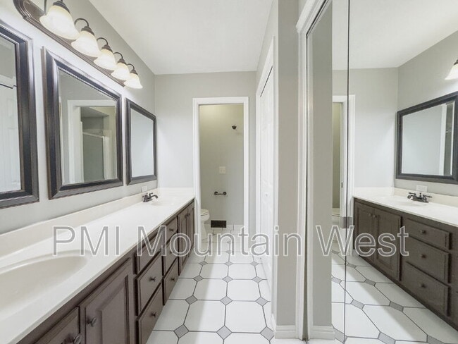 Building Photo - 1123 S 1500 E