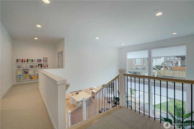 Building Photo - 5Bd/4.5Ba Sammamish House