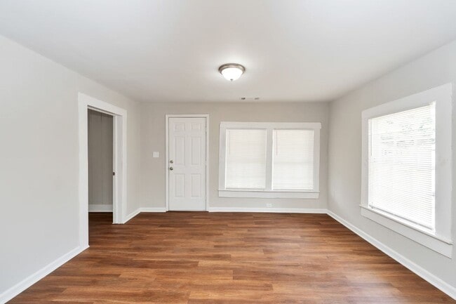 Building Photo - Stylish 4BR/2BA Home in Tuscaloosa – Moder...