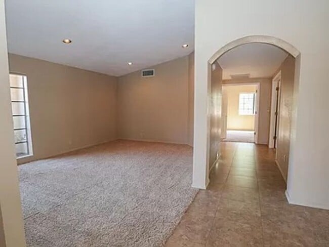Building Photo - 4120 E Placita Presilla