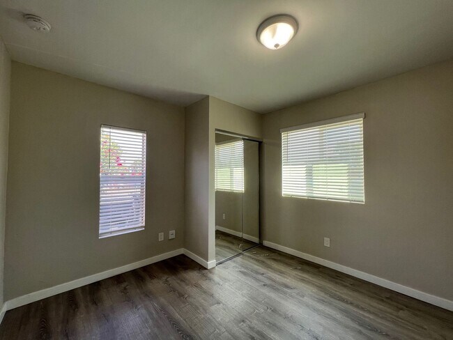 Building Photo - 4BD/2BA on Montezuma!!