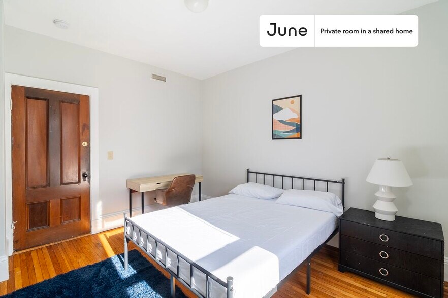 Building Photo - Room in Shared 4 bed/2 bath home