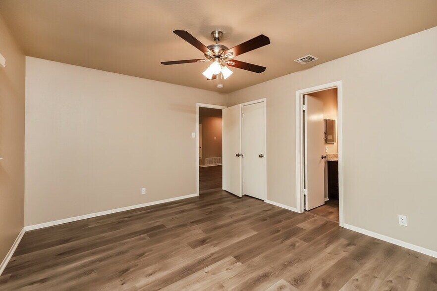 Building Photo - 10614 Cherry Laurel