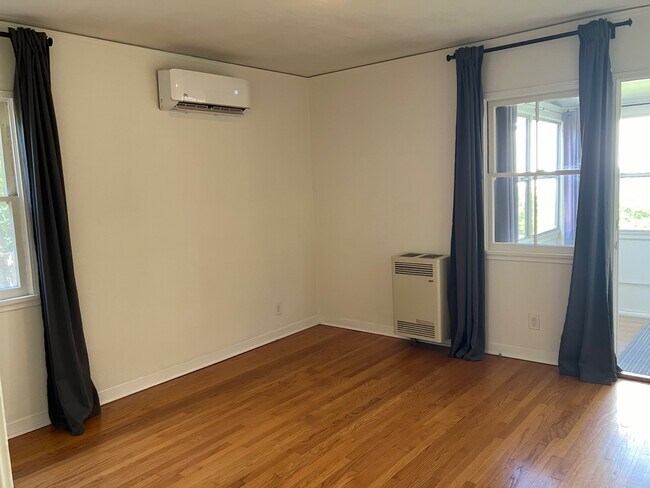 Building Photo - 1726 La Senda Pl
