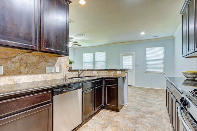 Building Photo - 6451 Calgary Woods Ln