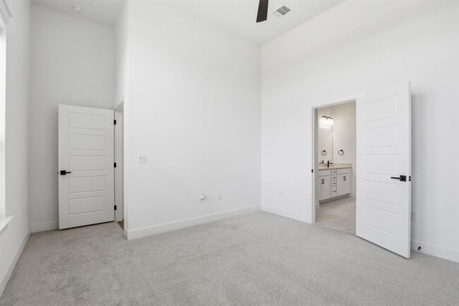 Building Photo - 881 Prominence Wy