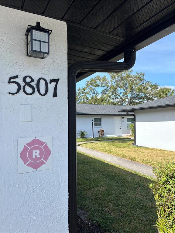 Building Photo - 5807 Erin Ln S