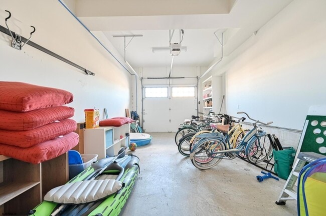 Building Photo - 400 17th St S