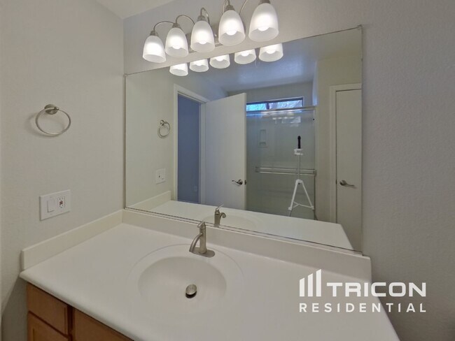 Building Photo - 21308 Howell Dr