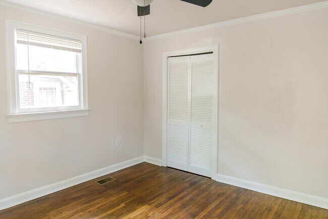 Building Photo - 1558 Orange Grove Rd