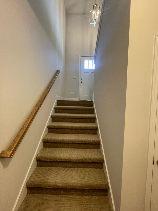 Building Photo - Rental in Ooltewah - 3 Bedrooms + Finished Basement