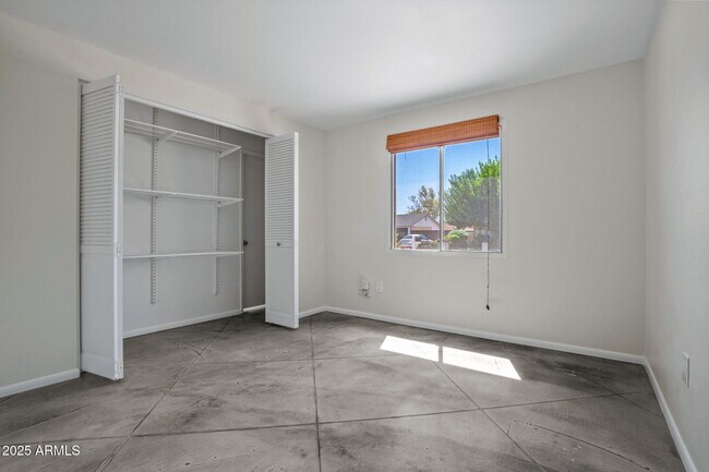 Building Photo - 14231 N 37th Pl