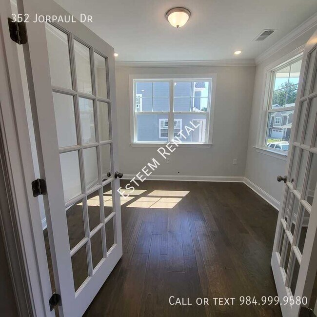Building Photo - 352 Jorpaul Dr