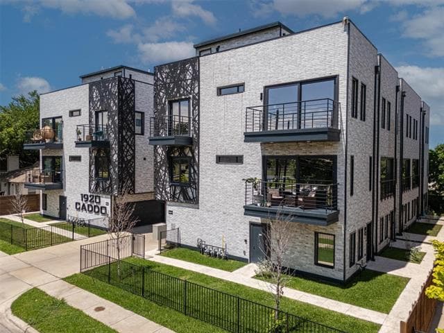 Primary Photo - 1920 Caddo St