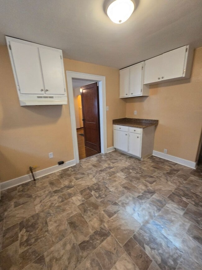 Building Photo - Four Bedroom Home Located on the Westside ...