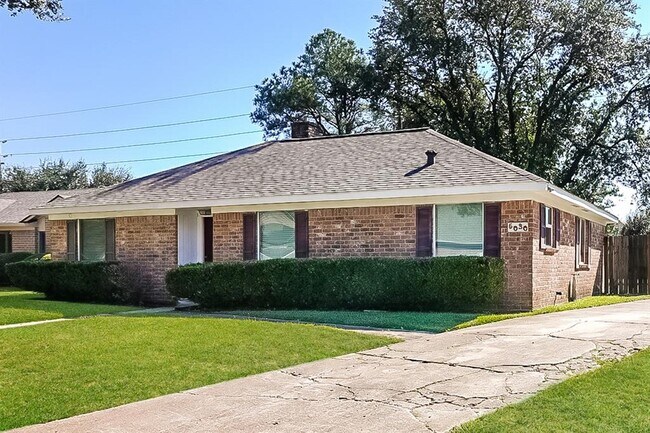 Primary Photo - 5030 Summit Lodge Dr