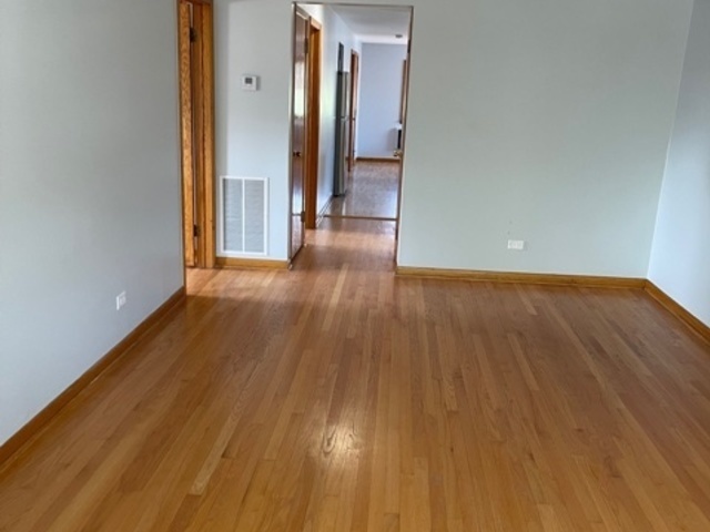 Building Photo - 4570 N Narragansett Ave