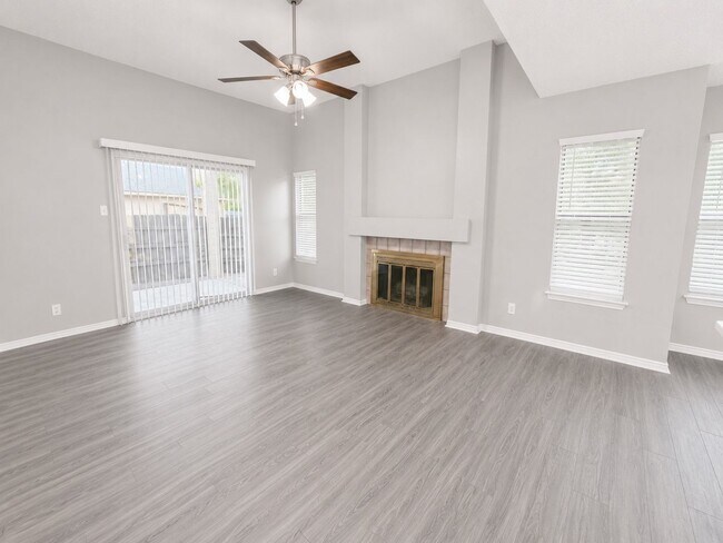 Building Photo - Completely updated Ventura beauty with over 2,000 square feet, TWO living areas, and a downstairs...