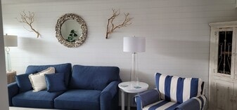 Building Photo - 1830 Robalo Dr